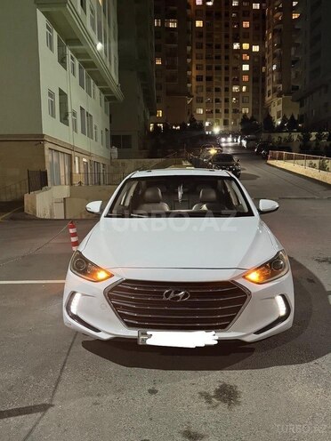 Hyundai Elantra-7