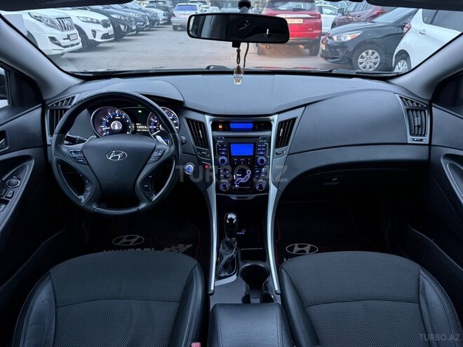 Hyundai Sonata-11