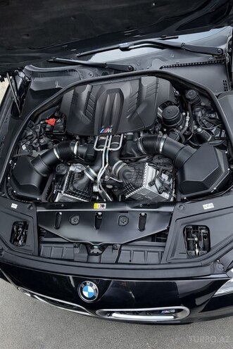 BMW M5-11
