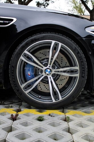 BMW M5-14
