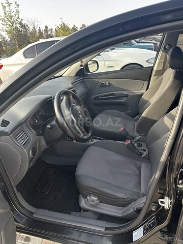 Kia Rio-10
