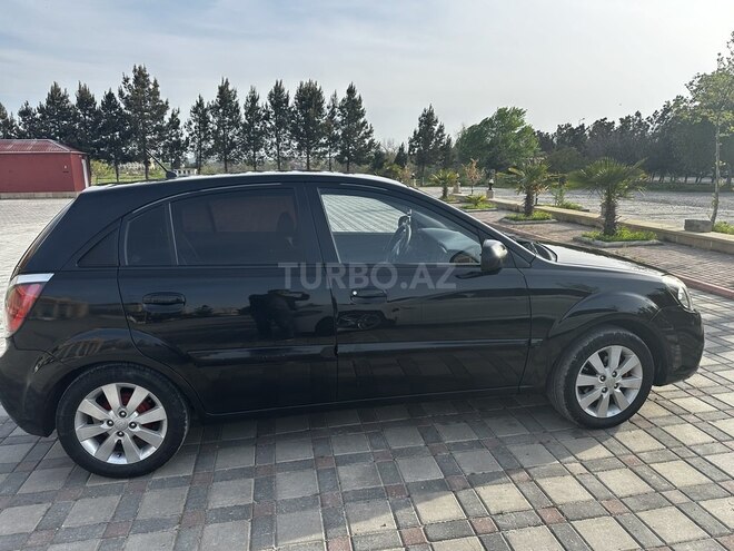 Kia Rio-5