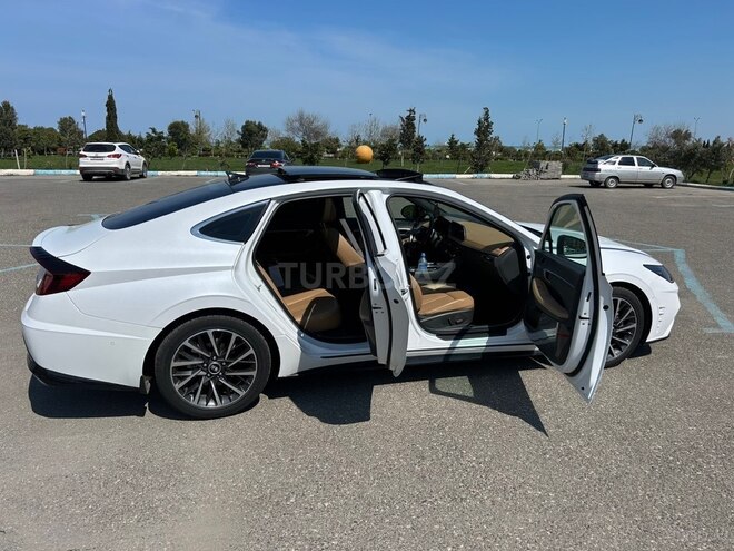 Hyundai Sonata-12