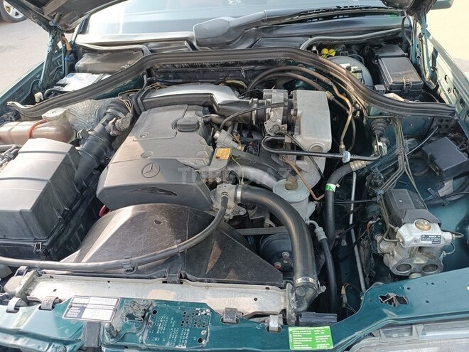 Mercedes 220 E-9
