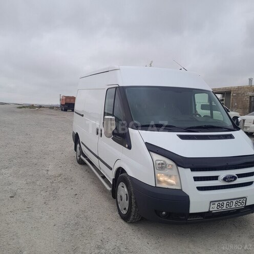 Ford Transit-4