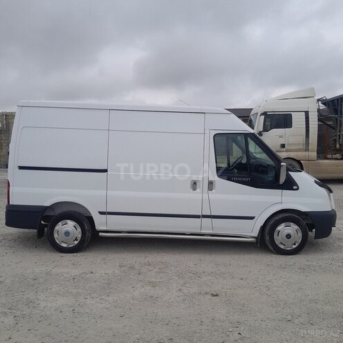 Ford Transit-5