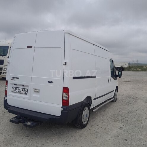 Ford Transit-6