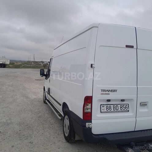 Ford Transit-8