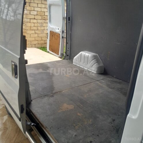 Ford Transit-11