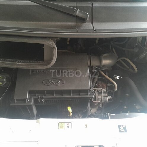 Ford Transit-17