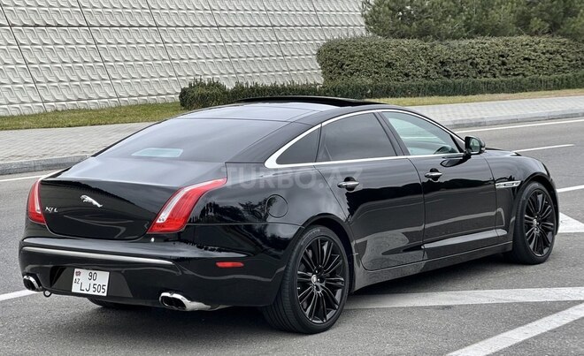 Jaguar XJ-13