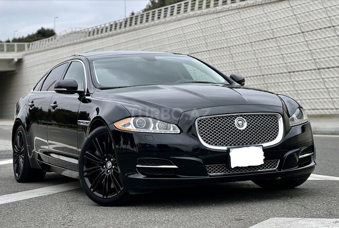 Jaguar XJ-4