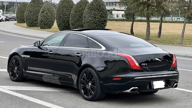 Jaguar XJ-8