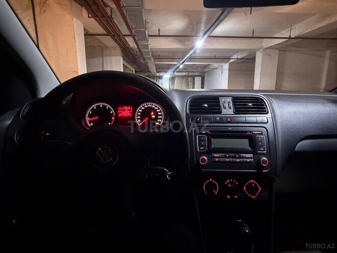 Volkswagen Polo-8