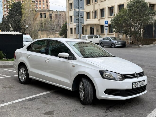 Volkswagen Polo-5