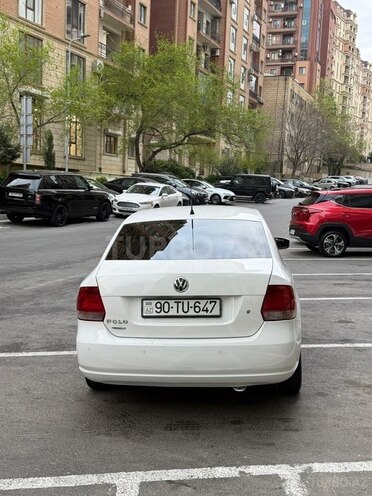 Volkswagen Polo-2