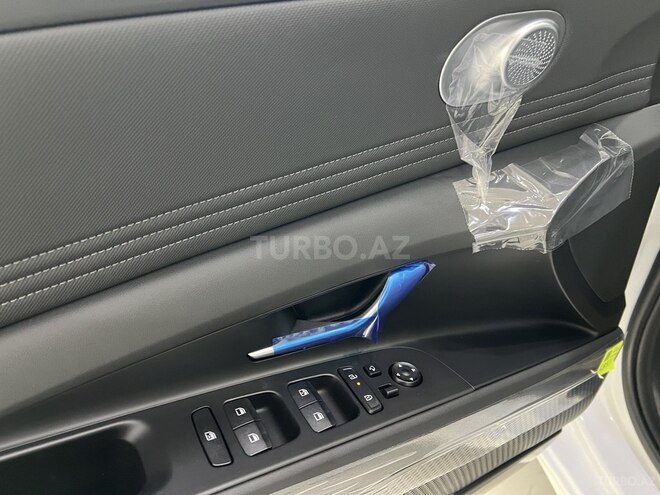 Hyundai Elantra-18