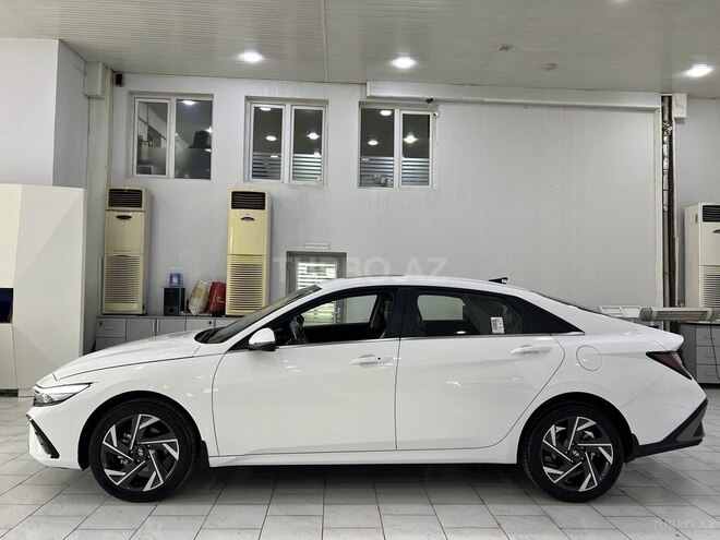 Hyundai Elantra-8