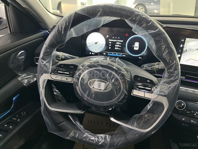 Hyundai Elantra-16