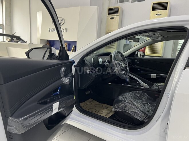 Hyundai Elantra-10