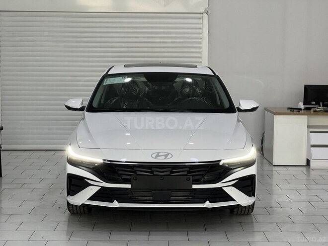 Hyundai Elantra-1