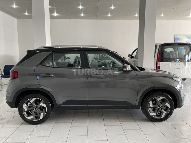 Hyundai Venue-7
