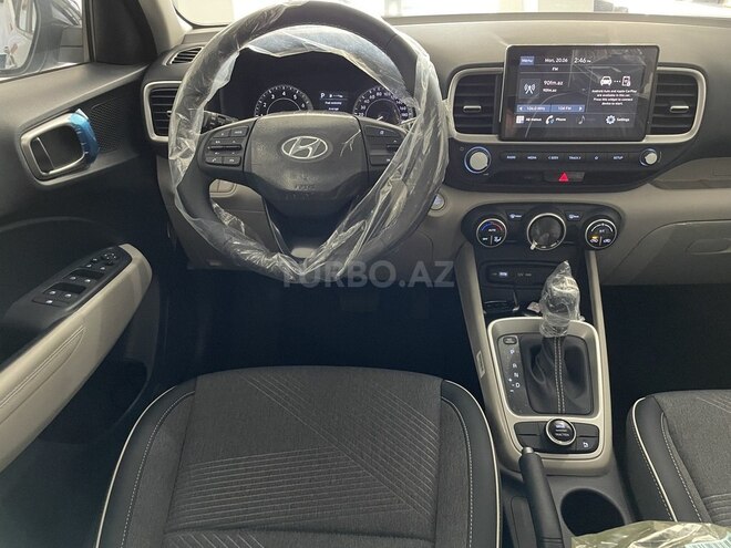 Hyundai Venue-18
