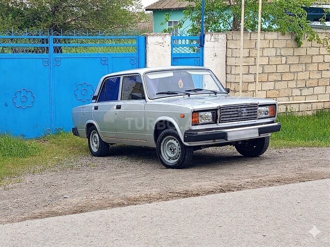 LADA (VAZ) 2107 2010, 137,000 km - 1.6 l - 
