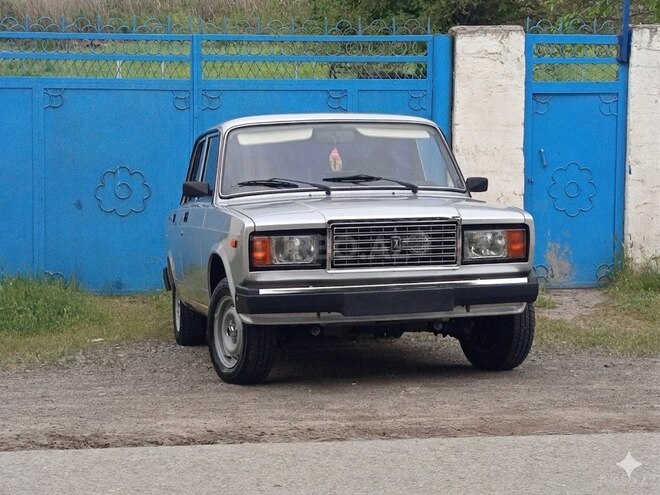 LADA (VAZ) 2107 2010, 137,000 km - 1.6 l - 