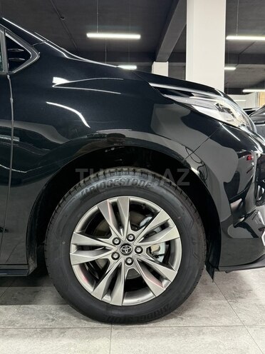 Toyota Sienna-9