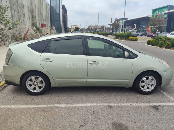 Toyota Prius-4