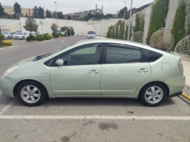 Toyota Prius-5