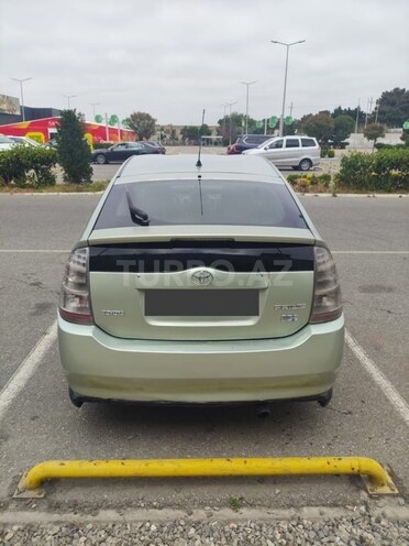Toyota Prius-8