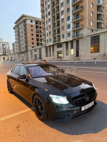 Mercedes E 53 AMG 4MATIC-1