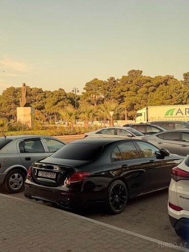 Mercedes E 53 AMG 4MATIC-5