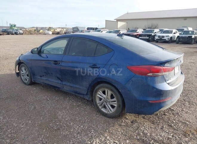 Hyundai Elantra-3