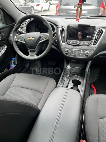 Chevrolet Malibu-8