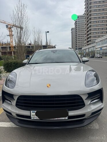 Porsche Macan-1