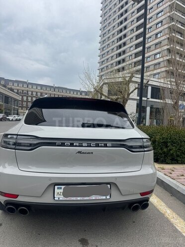 Porsche Macan-2