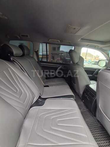 Toyota Land Cruiser-7
