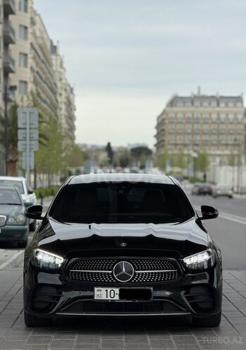 Mercedes E 300 e-4