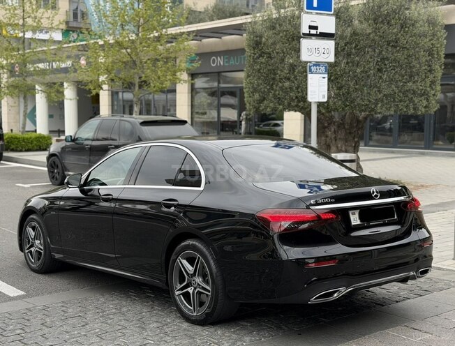 Mercedes E 300 e-10