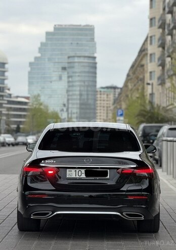 Mercedes E 300 e-12