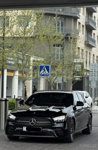 Mercedes E 300 e-5