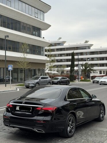 Mercedes E 300 e-9