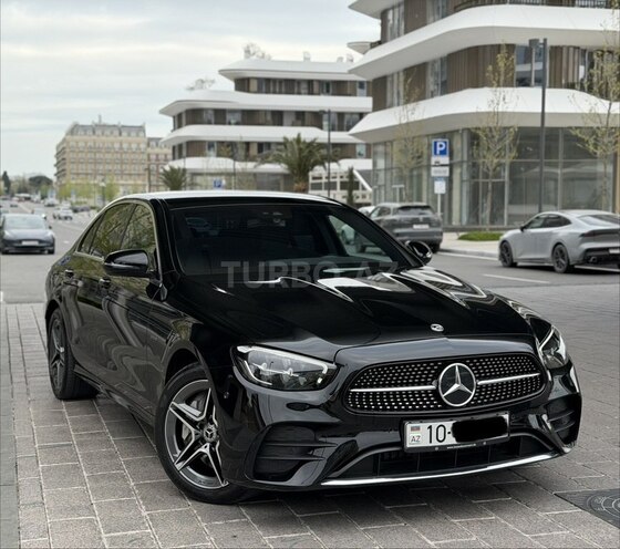 Mercedes E 300 e-1