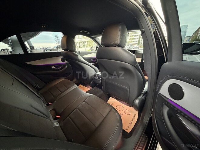 Mercedes E 300 e-18