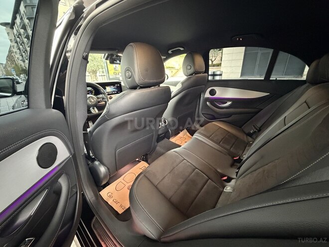 Mercedes E 300 e-16