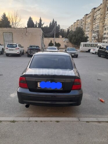 Opel Vectra-3