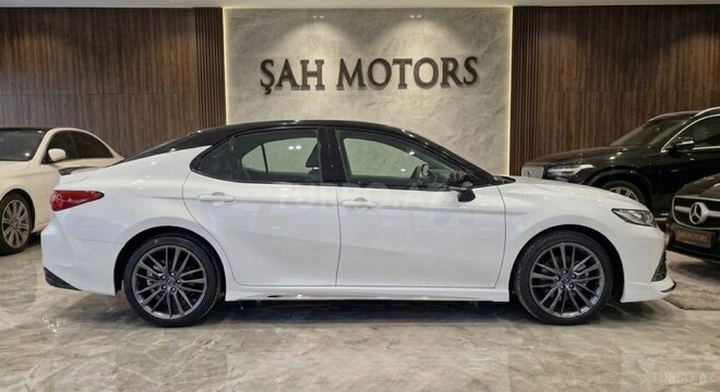 Toyota Camry-6